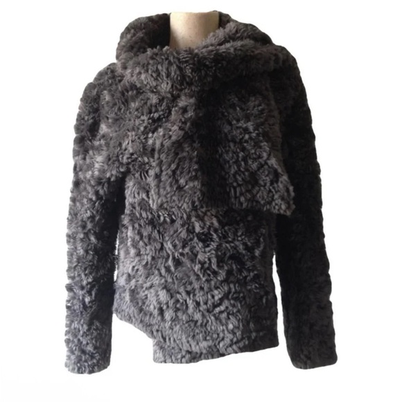 Fendi Beaver Fur Biker Jacket – Pure Luxury & Elegance, Size IT 42 (US 6-8) - Picture 6 of 6